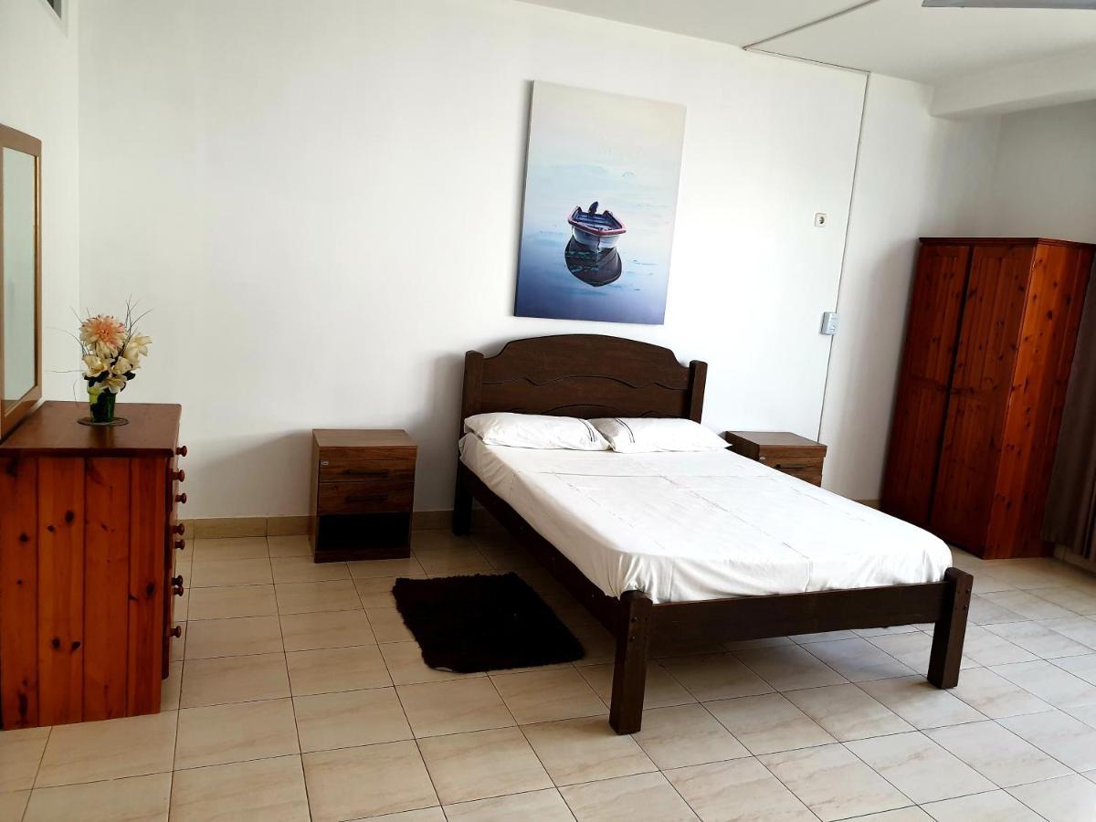 Guest House Mangui Baxu Rooms & Apartment Таррафал Екстер'єр фото